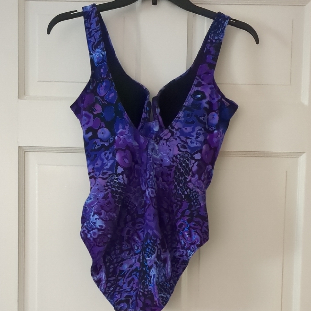Miracle Swimsuit NWOT In Gondolf Style - Picture 4 of 11